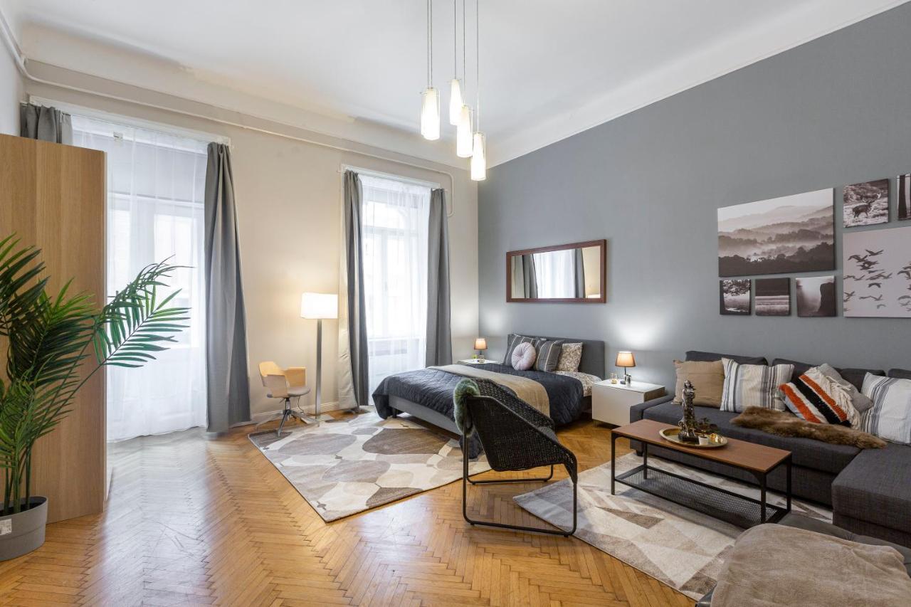 Spacious & Cozy Downtown Apartment With Balcony Budapeşte Dış mekan fotoğraf