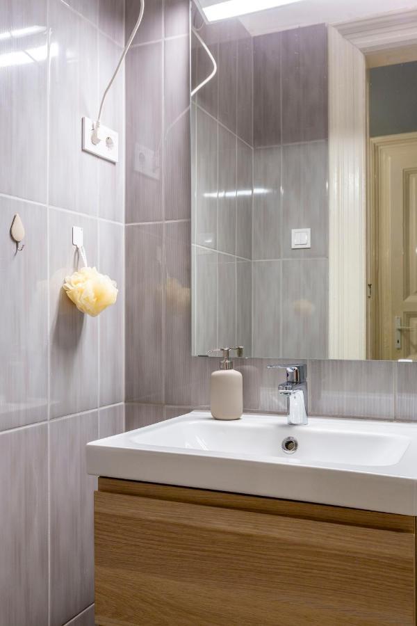 Spacious & Cozy Downtown Apartment With Balcony Budapeşte Dış mekan fotoğraf