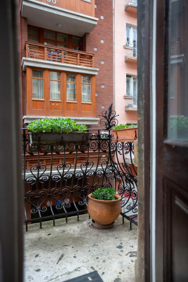 Spacious & Cozy Downtown Apartment With Balcony Budapeşte Dış mekan fotoğraf