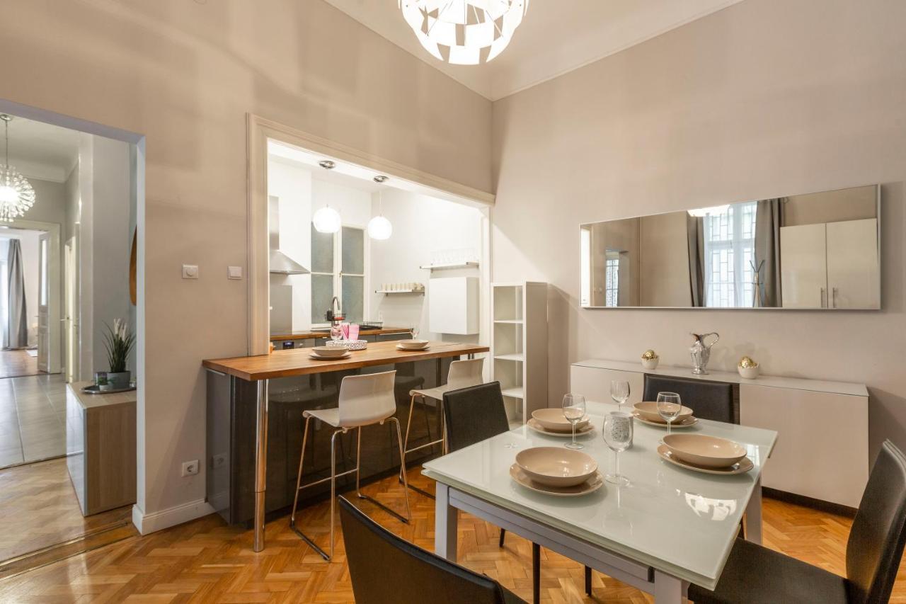 Spacious & Cozy Downtown Apartment With Balcony Budapeşte Dış mekan fotoğraf