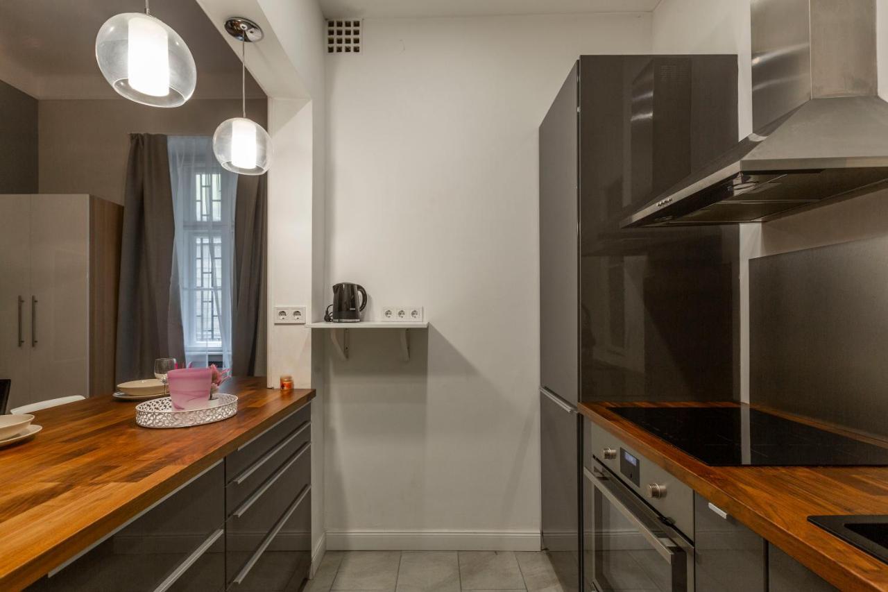 Spacious & Cozy Downtown Apartment With Balcony Budapeşte Dış mekan fotoğraf