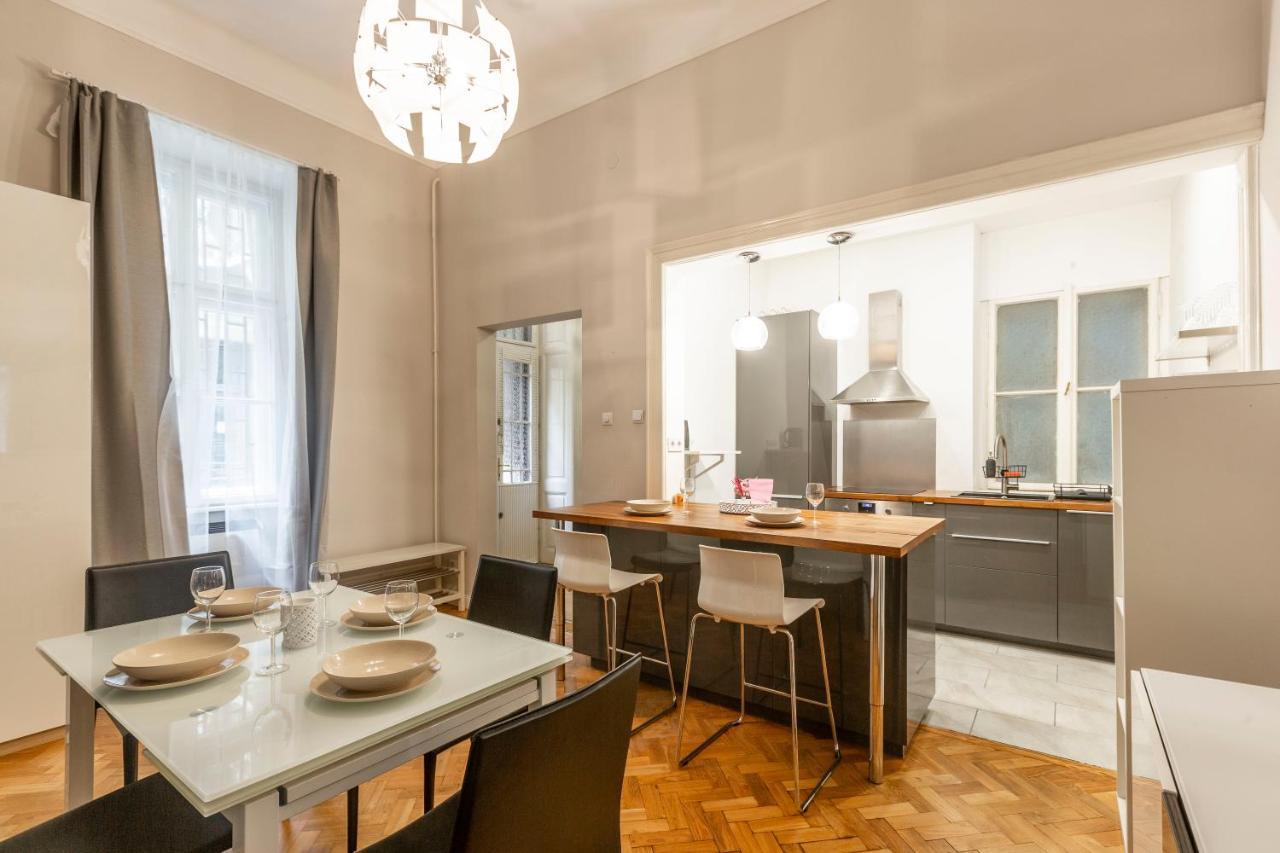 Spacious & Cozy Downtown Apartment With Balcony Budapeşte Dış mekan fotoğraf